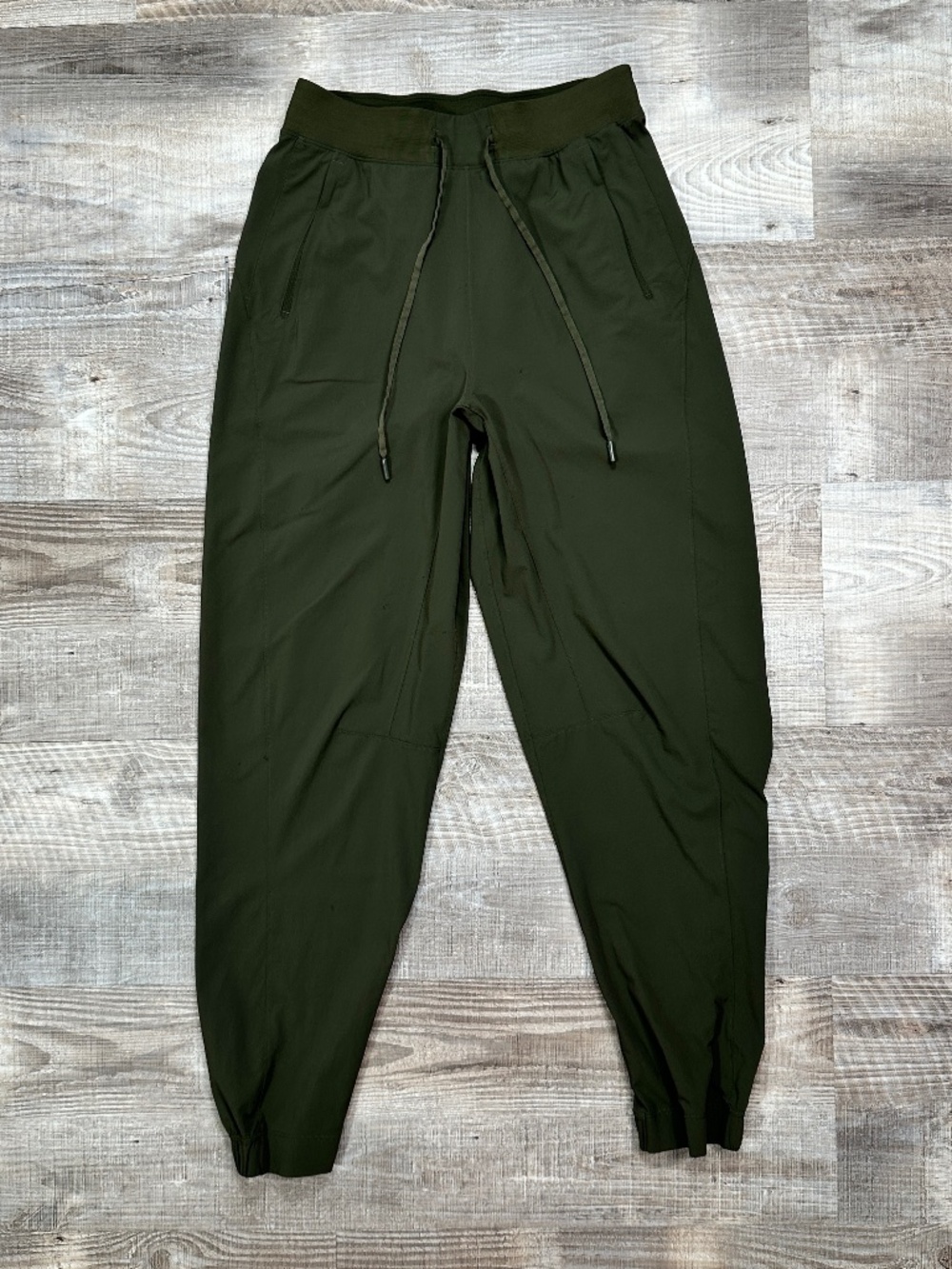 Lululemon Women’s Green Jogger Pants Drawstring Pockets Stretch Tapered Sz 6